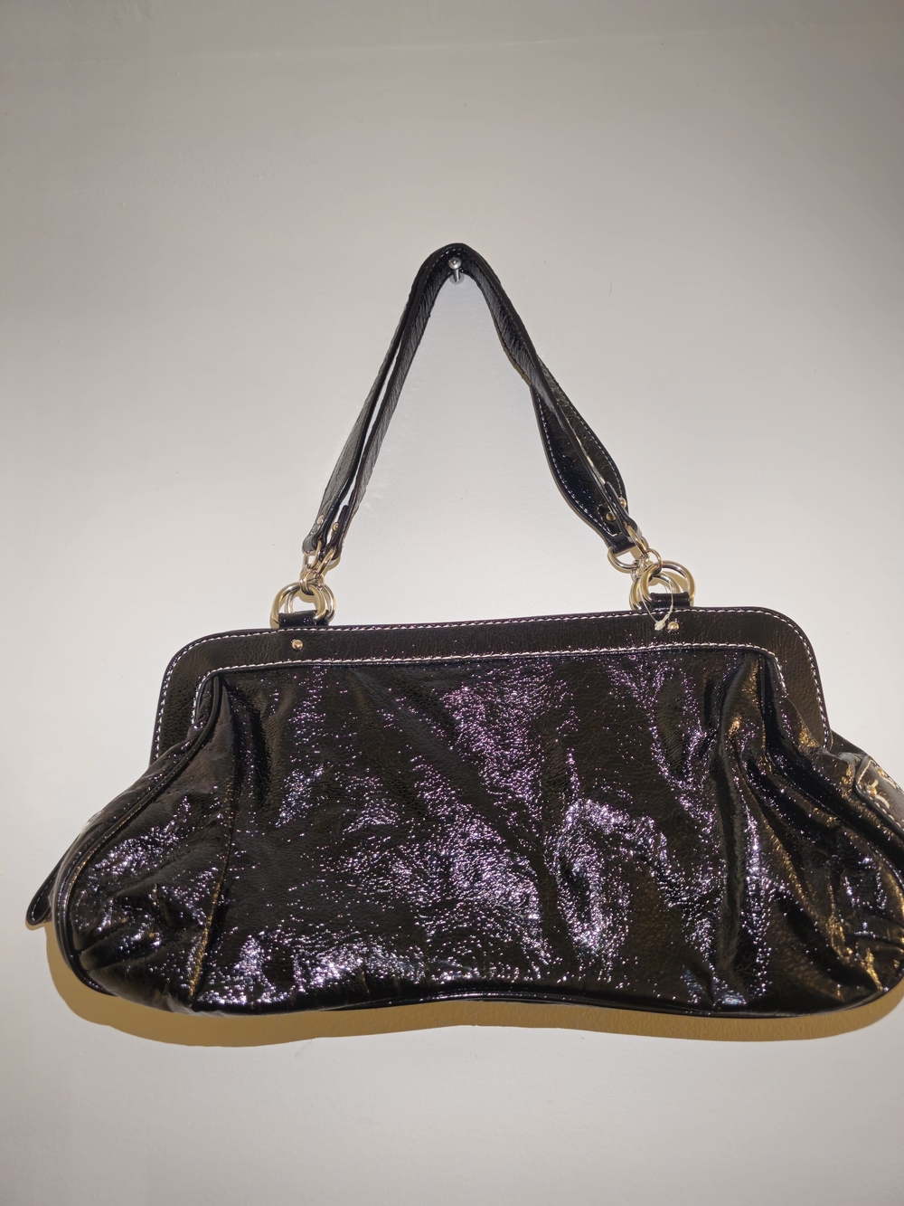 GUESS Black Metallic Frame-Top Shoulder Bag - Picture 6 of 6